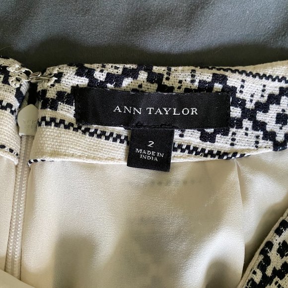 Ann Taylor | Geometric A-Line Straight Pencil Skirt Size 2 - Picture 5 of 9